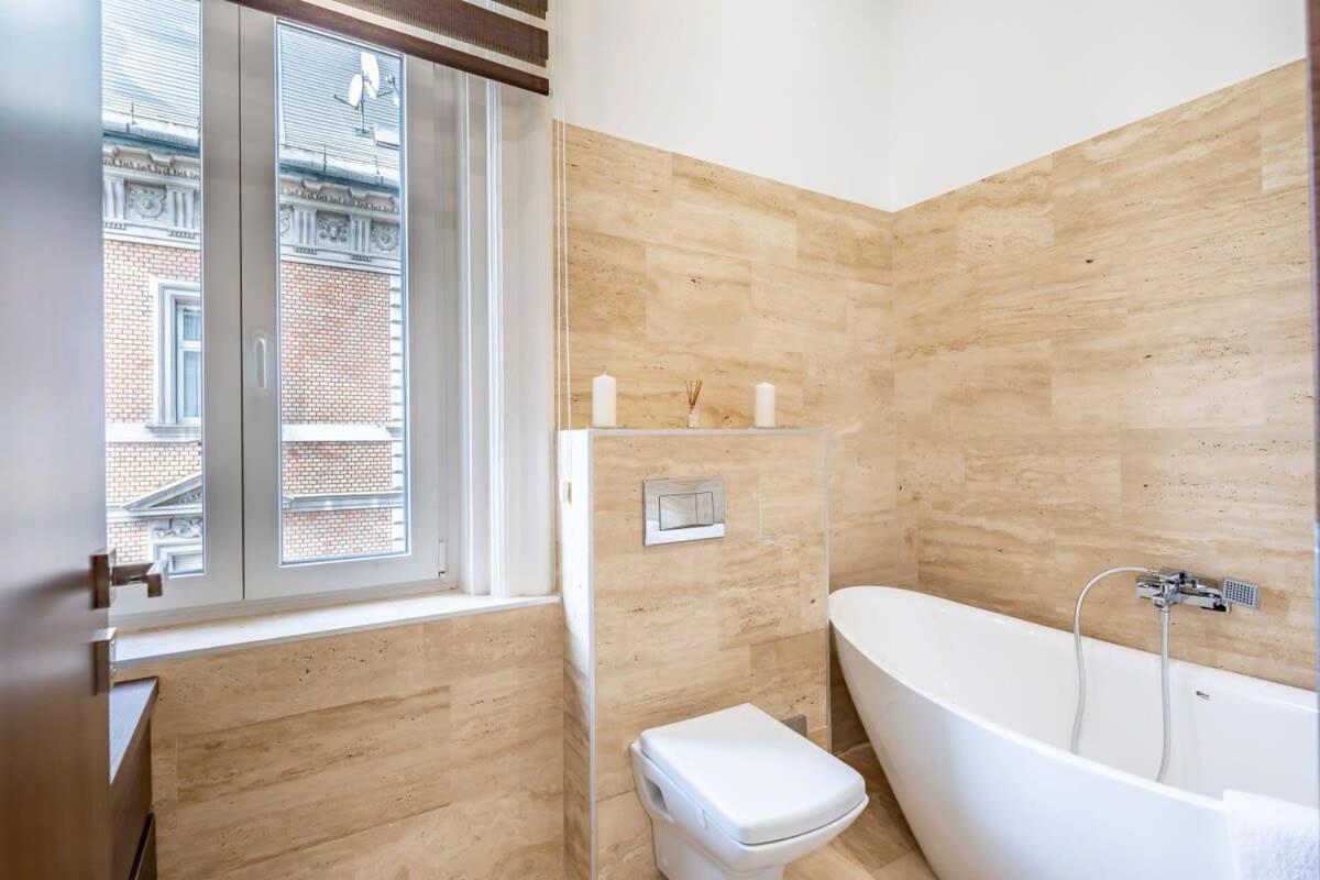 شقة Splendid Perfectly Located Flat With Sauna بودابست المظهر الخارجي الصورة