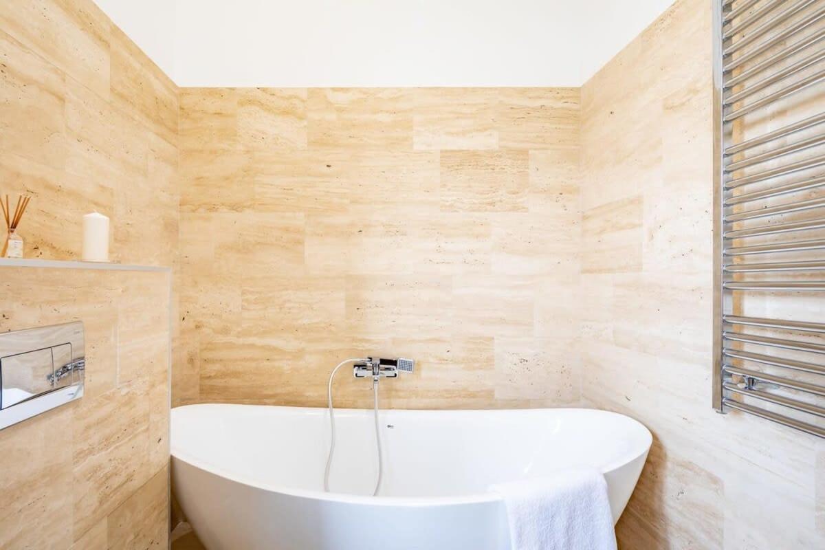 شقة Splendid Perfectly Located Flat With Sauna بودابست المظهر الخارجي الصورة