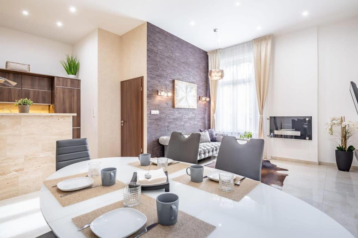 شقة Splendid Perfectly Located Flat With Sauna بودابست المظهر الخارجي الصورة