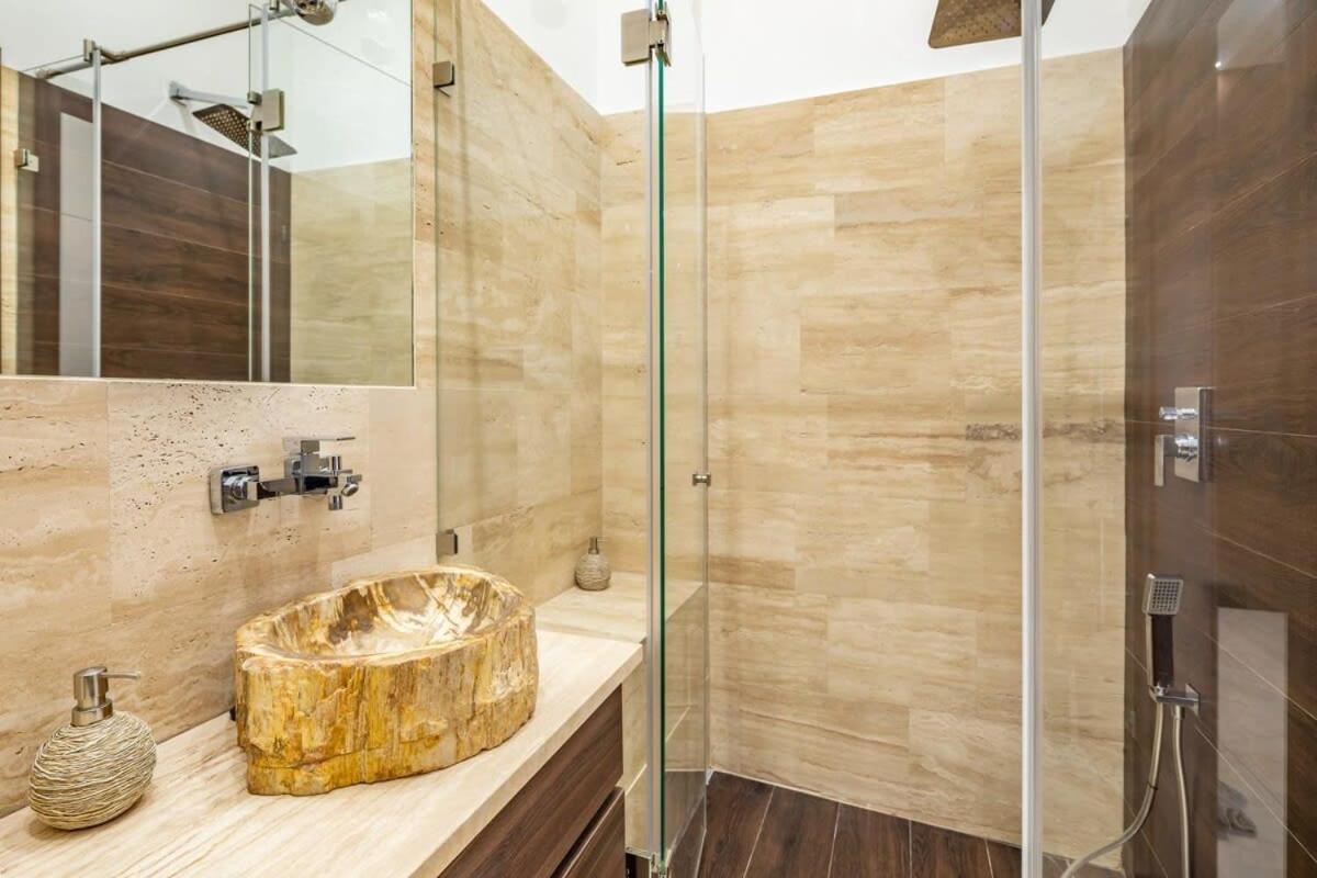شقة Splendid Perfectly Located Flat With Sauna بودابست المظهر الخارجي الصورة