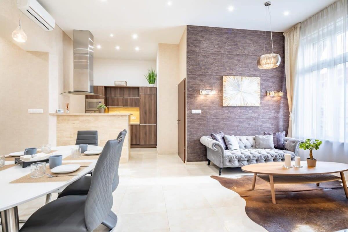 شقة Splendid Perfectly Located Flat With Sauna بودابست المظهر الخارجي الصورة