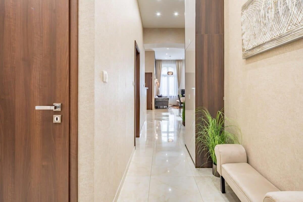 شقة Splendid Perfectly Located Flat With Sauna بودابست المظهر الخارجي الصورة